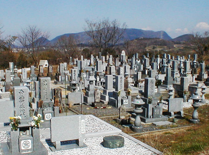高丸墓地