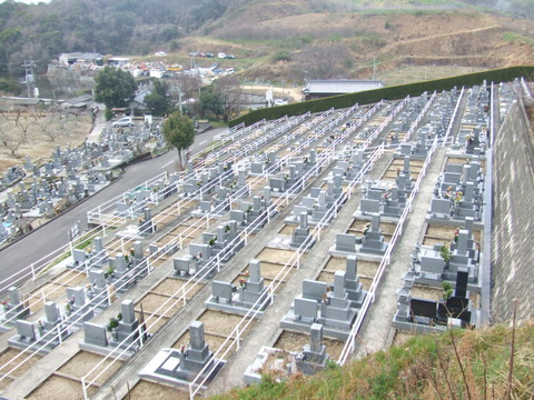 丸亀市営　十三塚墓地