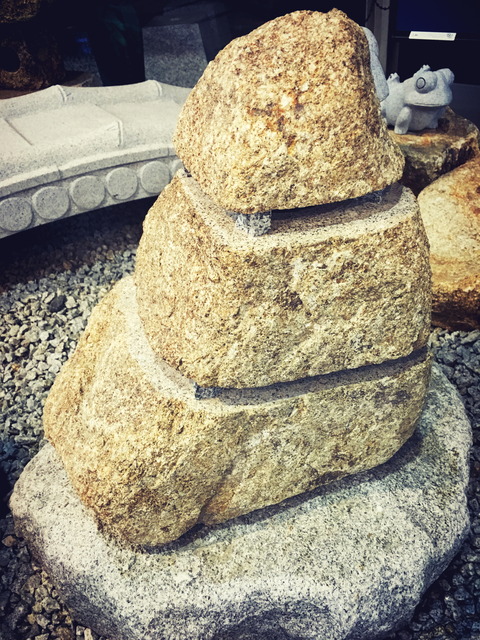 自然石　石灯り