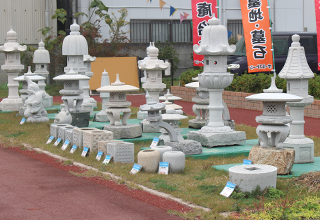 庵治石　庭灯篭