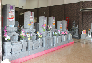 庵治石　和型墓石