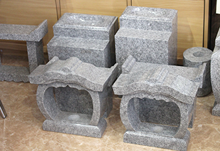 庵治石　水鉢・香炉