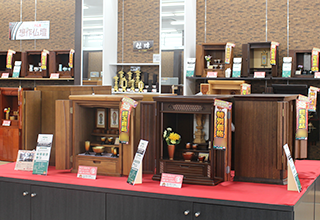 上置仏壇　多数展示